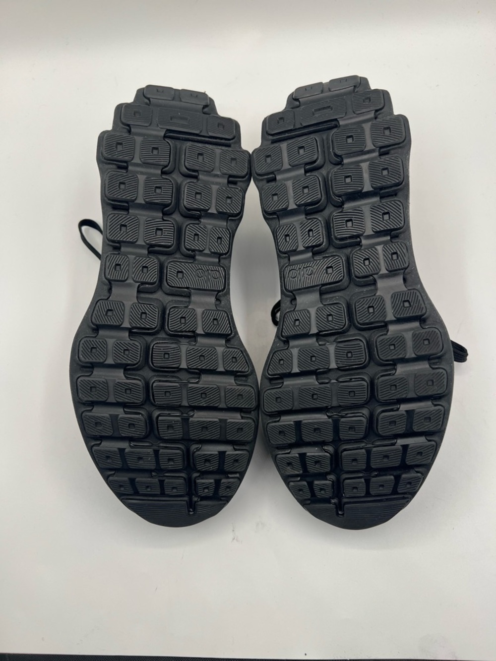 Alo Yoga Black Athletic Sneakers | Women’s Size 10.5 WORN ONCE - box included - Picture 11 of 12